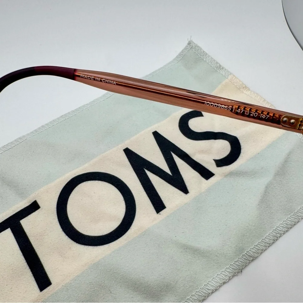 Toms stylish sunglasses