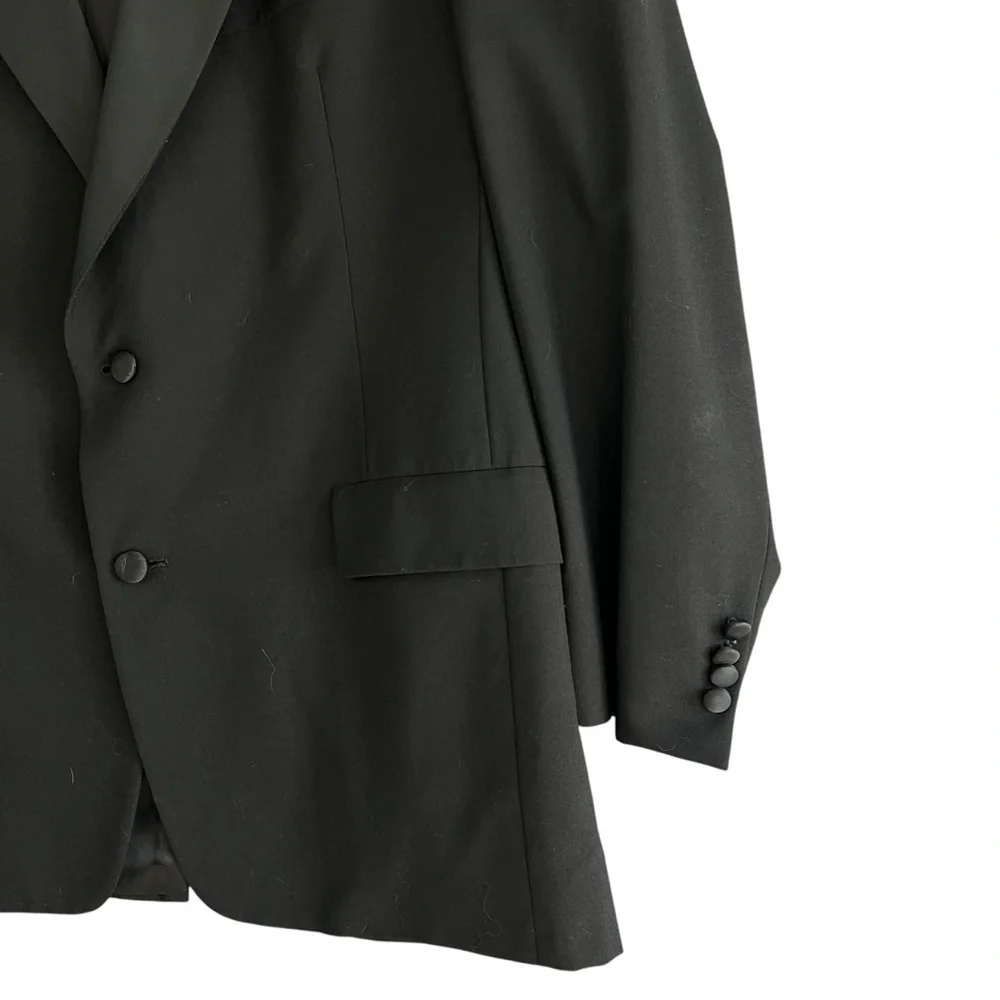 Hart Schaffner Marx shoulder 19