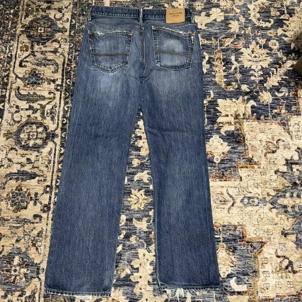 Abercrombie & Fitch more 31”