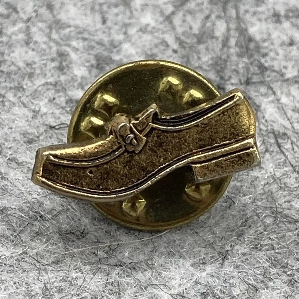 Vtg Gold Tone Men's Shoe Tie Tack Lapel Pin Quirky Hipster Dopamine Dressing‎