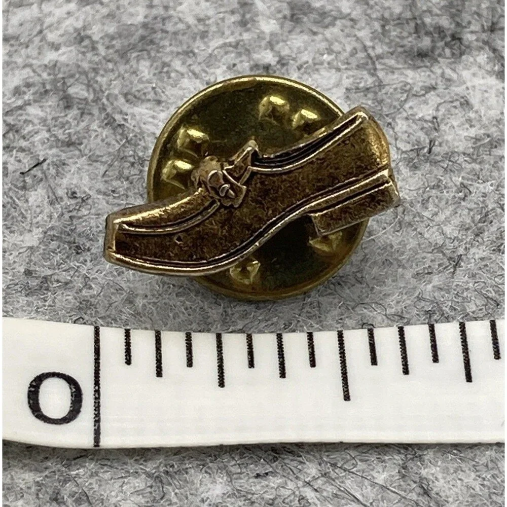 Unbranded vintage gold