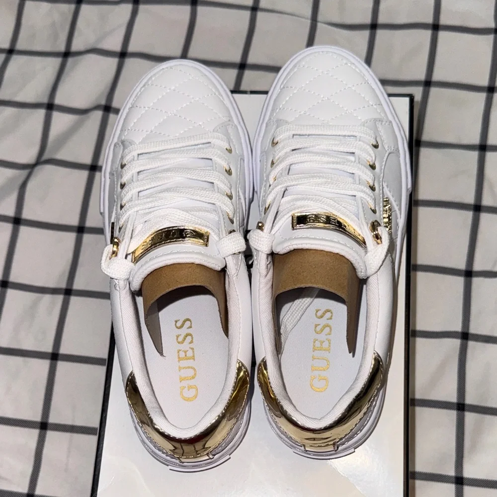 Guess stylish quilted