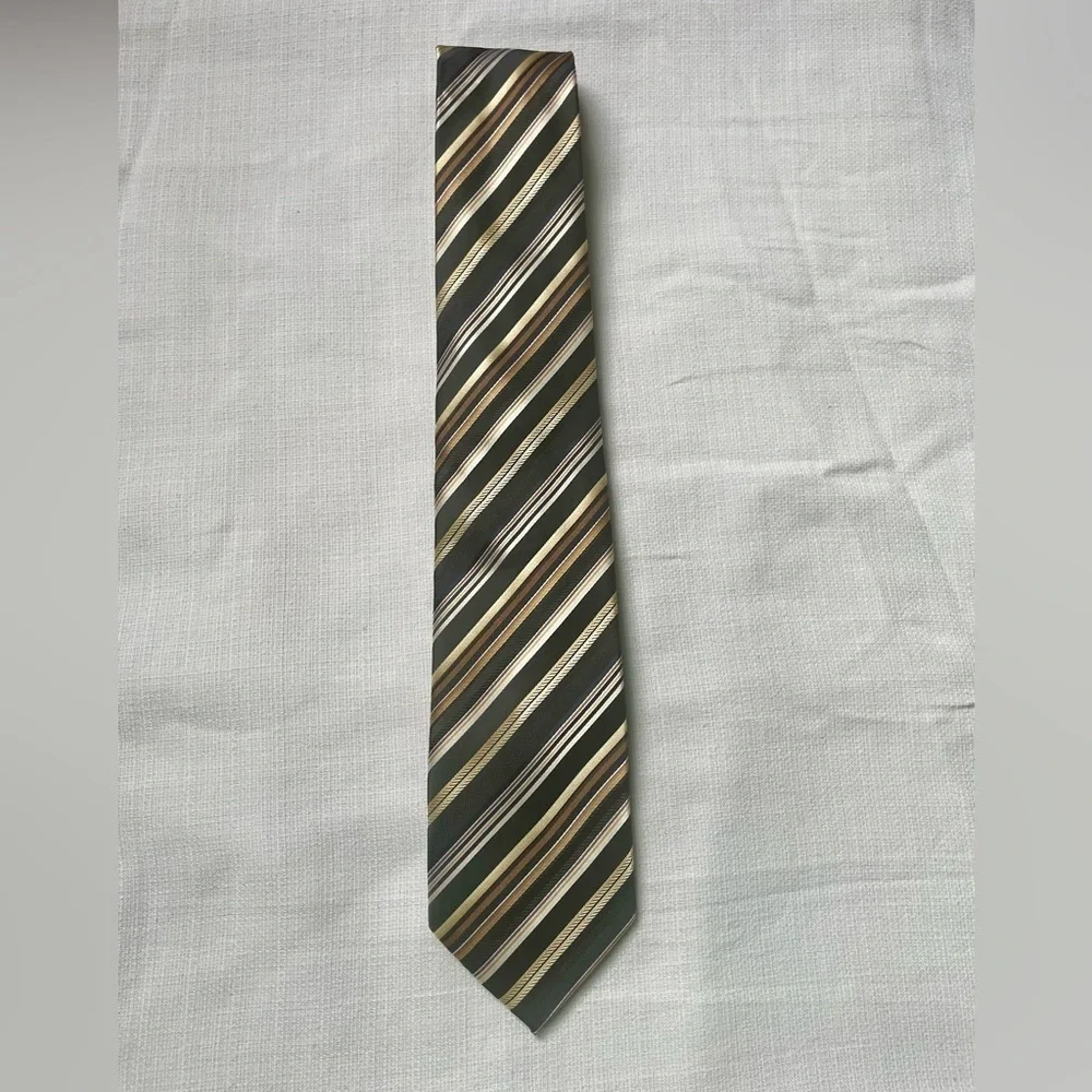 Bill Robinson 100% polyester