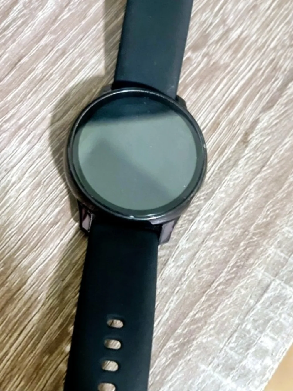 Samsung Galaxy Black Round Smartwatch with Black Charger- Great Condition 42mm