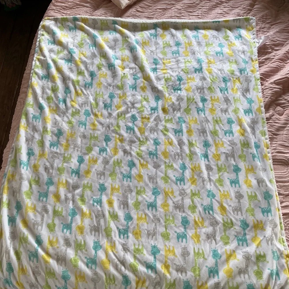 Giraffe Print Sherpa Fleece Baby Blanket Teal Yellow‎ Grey White Nursery Plush