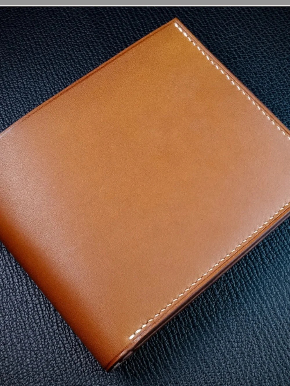 Share Chester Mox #90 BARENIA® CALF LEATHER BIFOLD, Black
