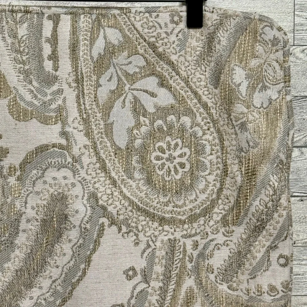 4-Custom Jacquard Paisley Pillow Covers Sz-18 x 18 Gold, Silver, Ivory Neutrals‎