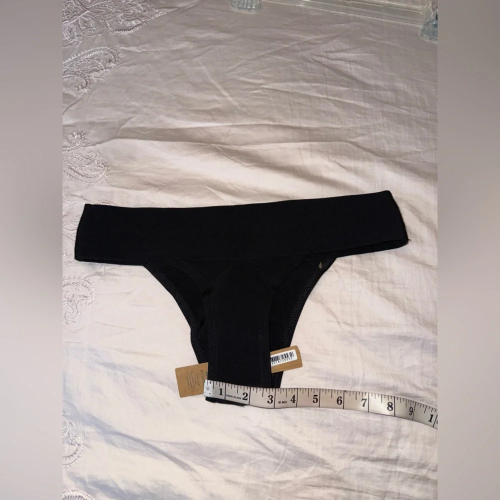 skims black