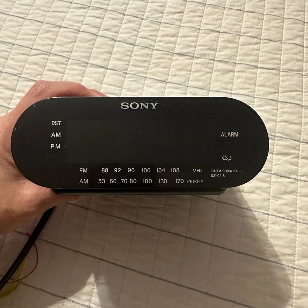 USED SONY DREAM‎ MACHINE AM/FM CLOCK RADIO WORKS!