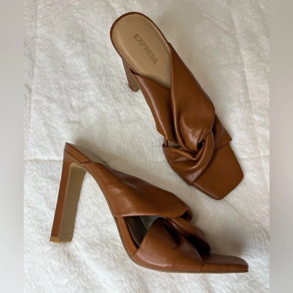 Express Twisted Square Toe Heeled Sandals Size 9.5
