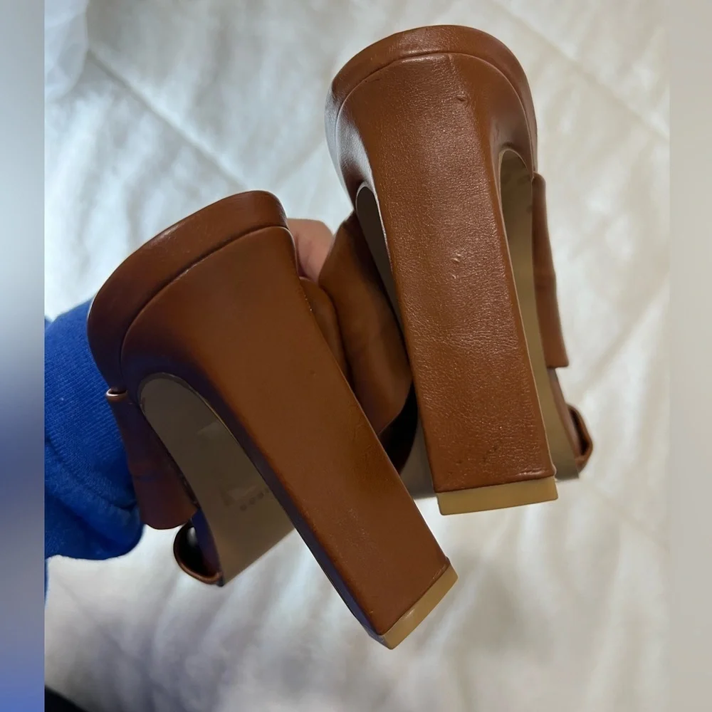 Express Twisted Square Toe Heeled Sandals Size 9.5