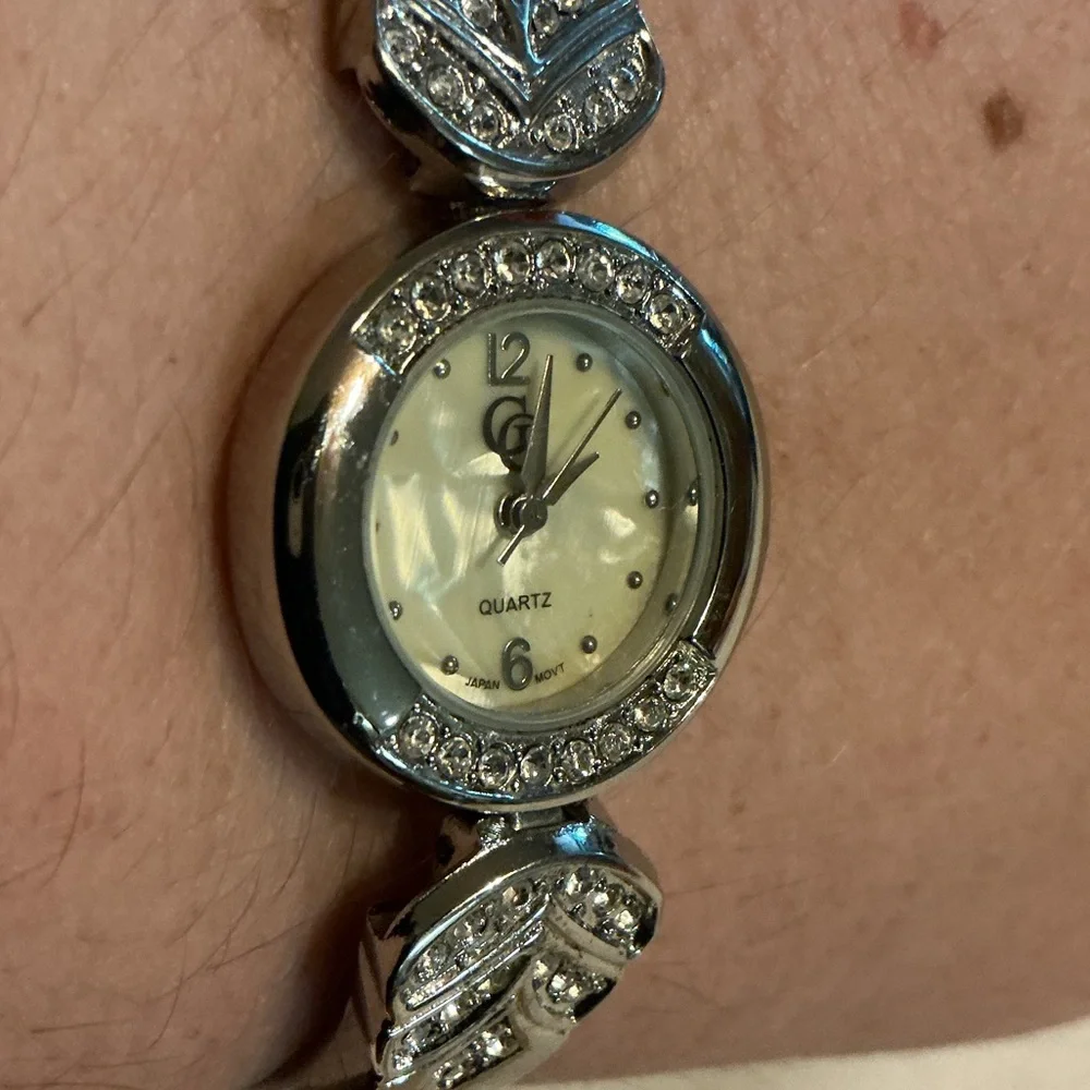 Silver Crystal Accent Women's Bracelet Watch - Gold Coast GC Quartz Japan