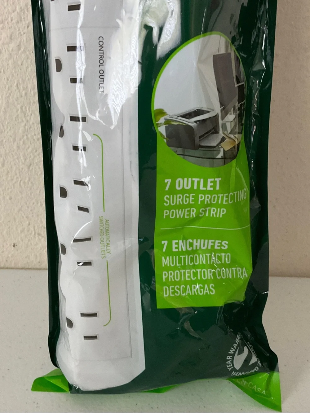 Greenlite 7-Outlet Surge Protector Power Strip
