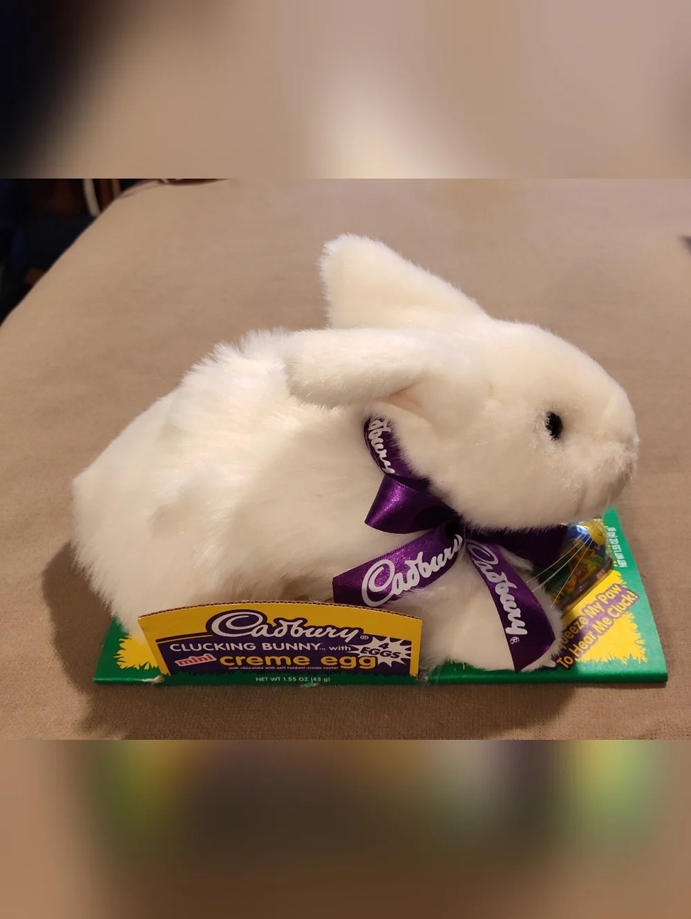 NWT & VINTAGE ! 1990's Hershey Cadbury Egg Bunny with Purple Ribbon