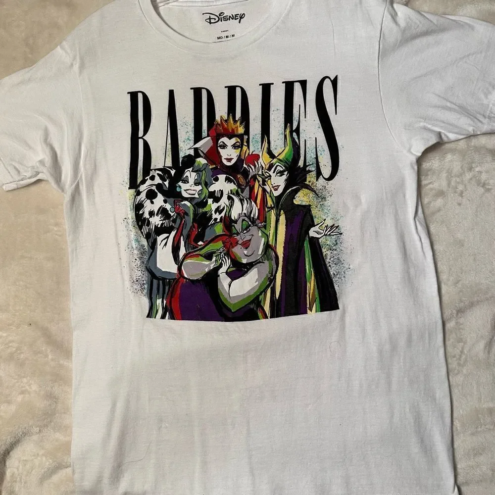 👻✨🧚🏽‍♂️ Disney “Baddies” cotton T-shirt size medium