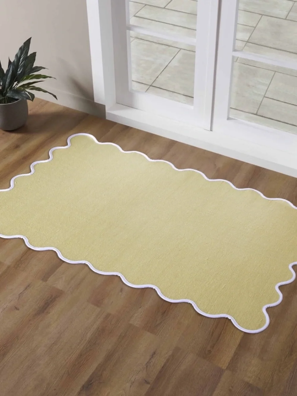 My Texas House Yellow Scallop Indoor/Outdoor Layering Rug XL