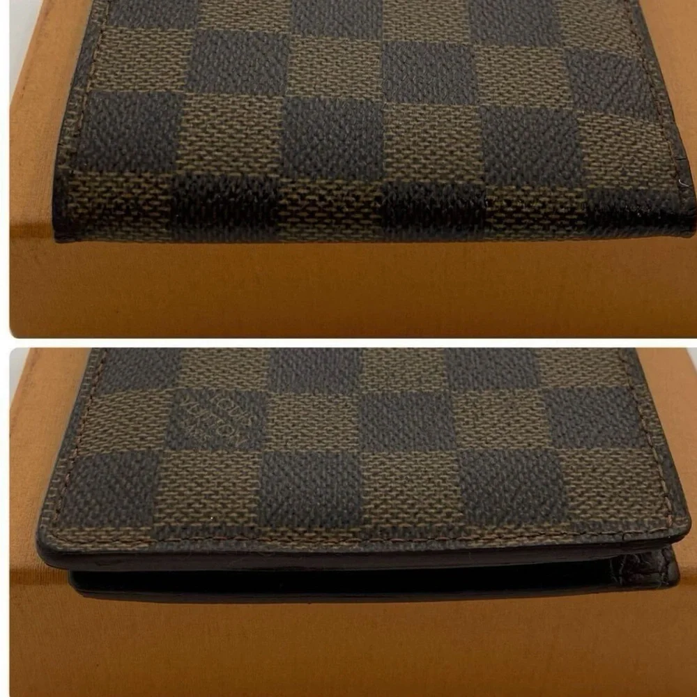 Preloved in excellent condition Louis Vuitton Brown Checkered Wallet