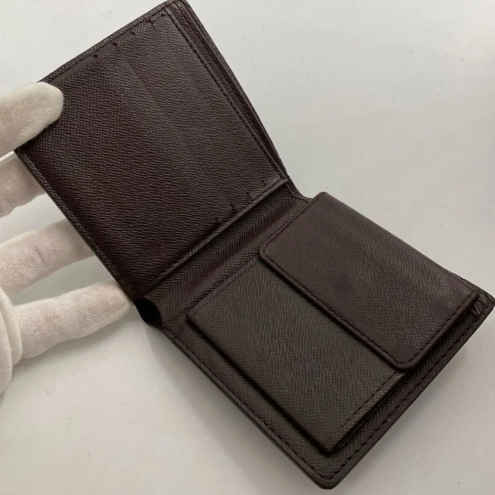 Preloved in excellent condition Louis Vuitton Brown Checkered Wallet