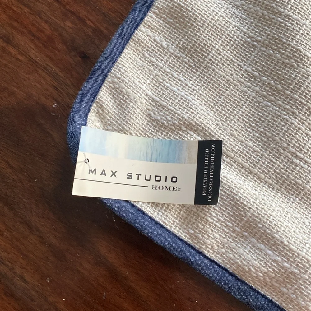 Max Studio stylish cream