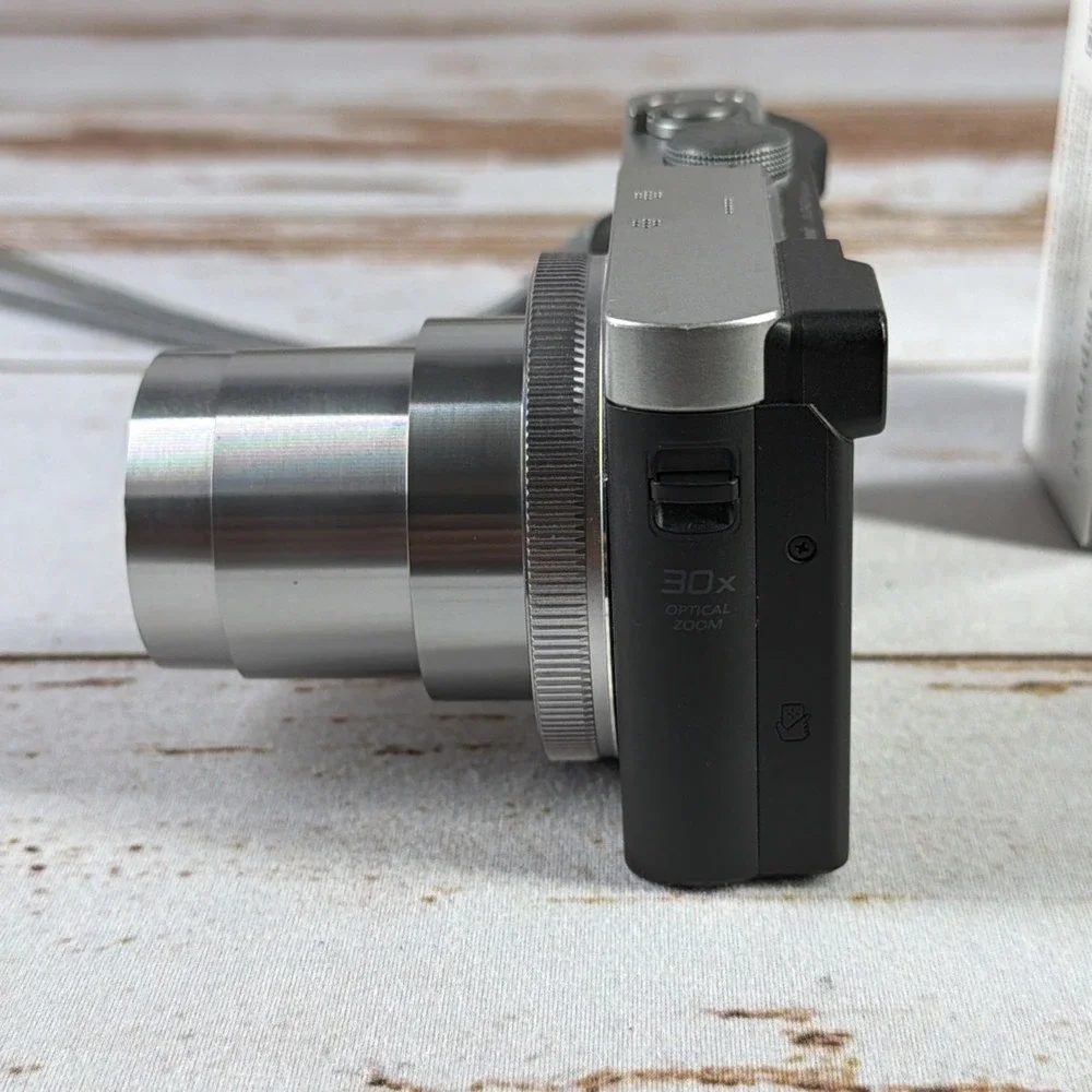 Panasonic this lumix