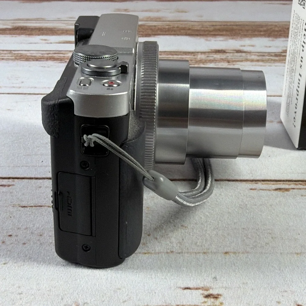 Panasonic this lumix