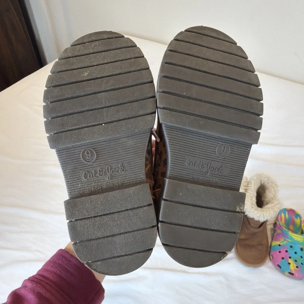 Crocs Tie Dye‎ Place Boots And Cat & Jack Boots Girls Size 9 Shoes Lot Of 3