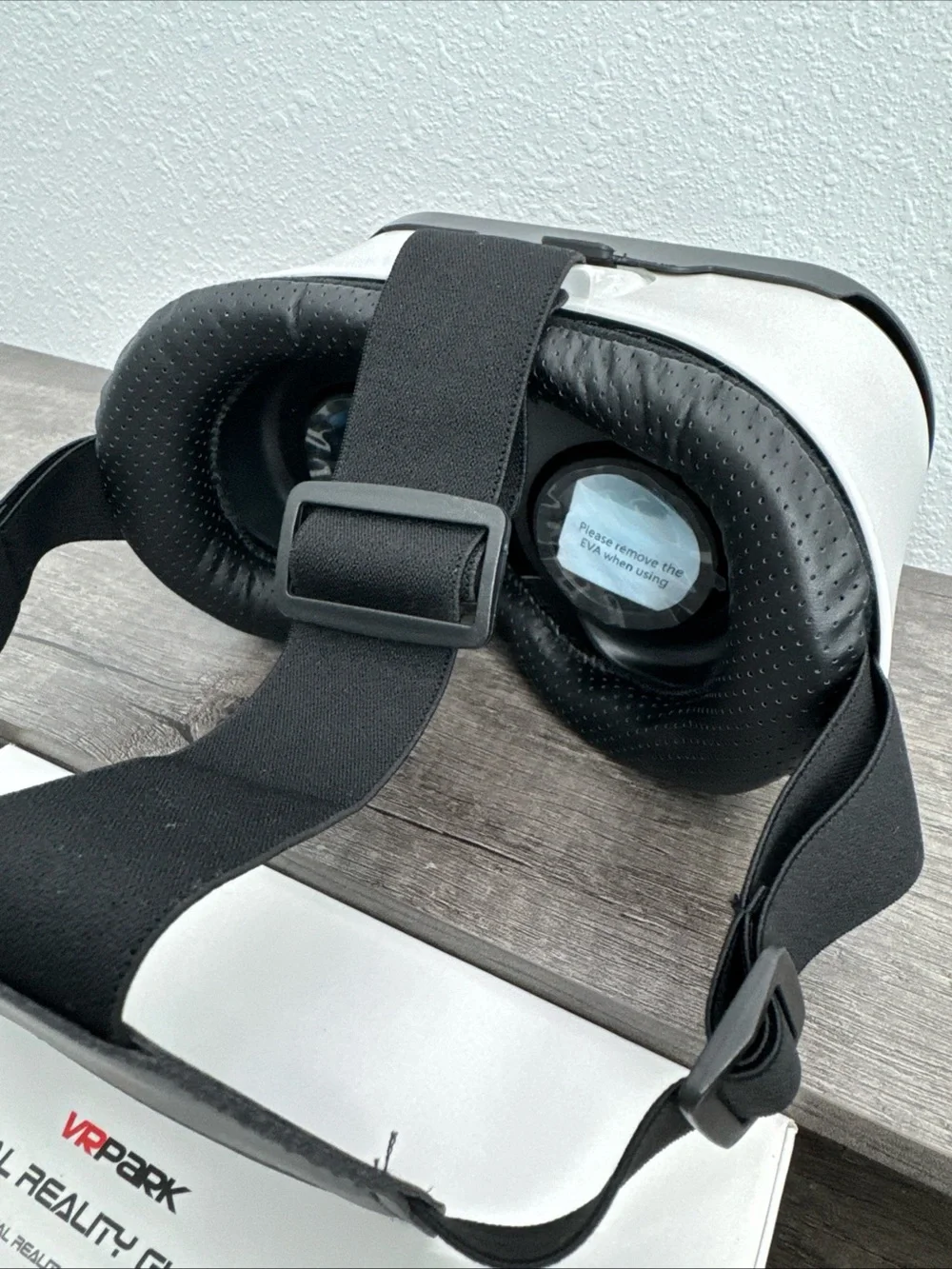 White and Black VR Headset with Adjustable Head Strap virtual reality