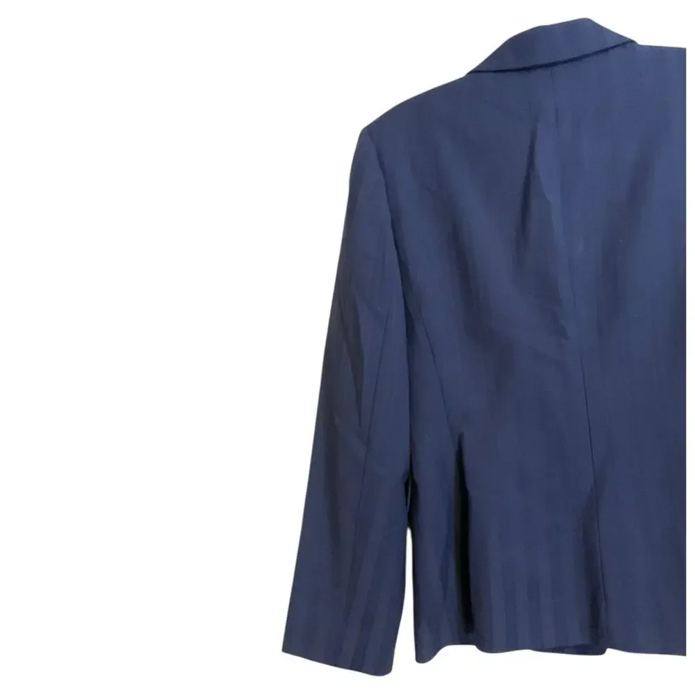Tahari bundle allows one