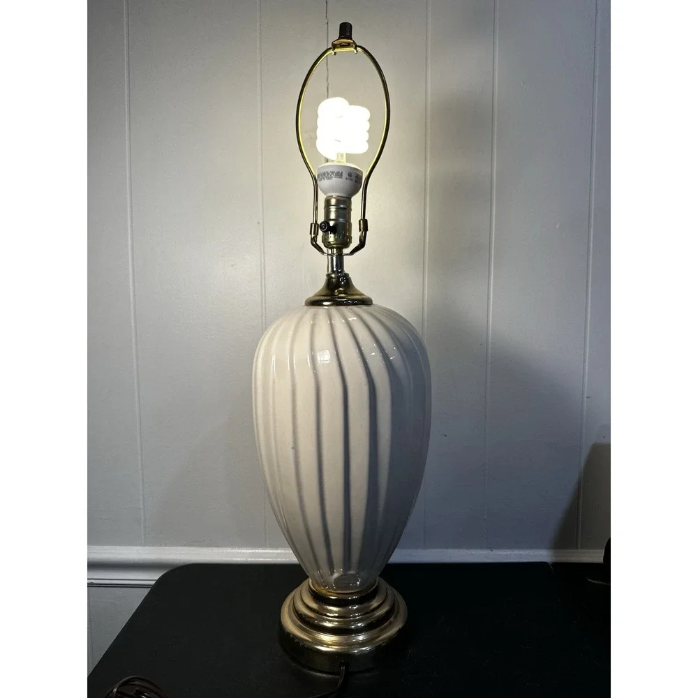 VTG‎ Ribbed Ceramic Table Lamp 28in Ivory White Brass Tone Dimmer Harp