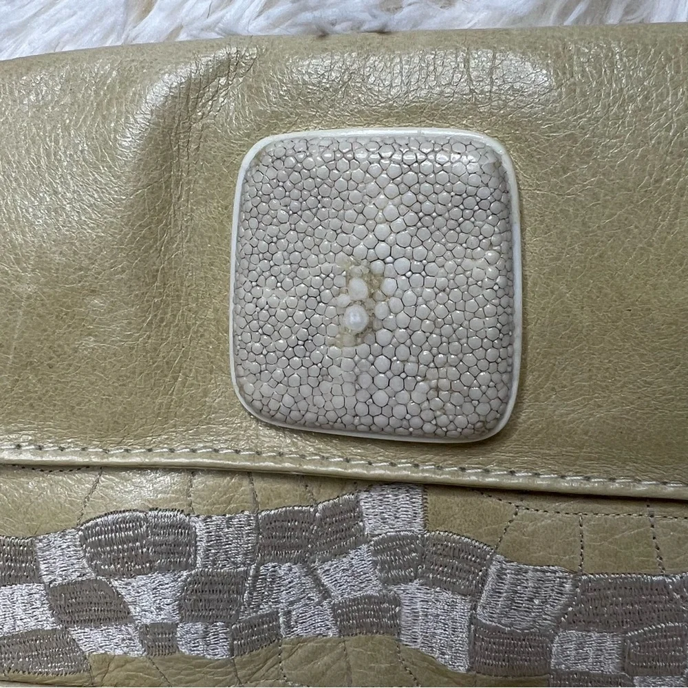 R&Y Augousti super cute