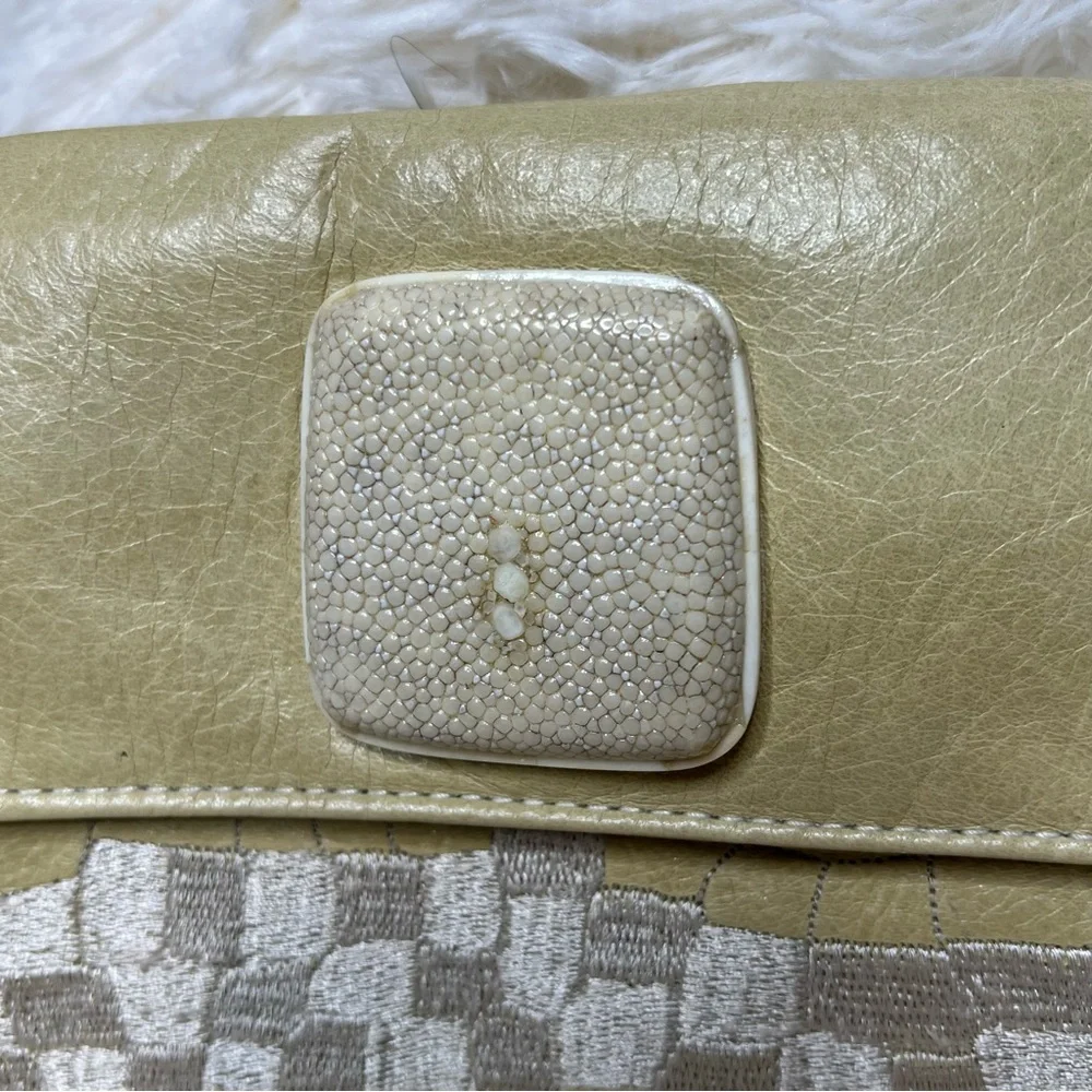 R&Y Augousti super cute
