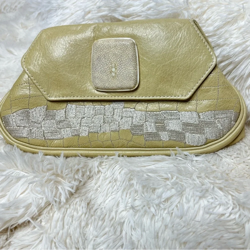 R&Y Augousti super cute