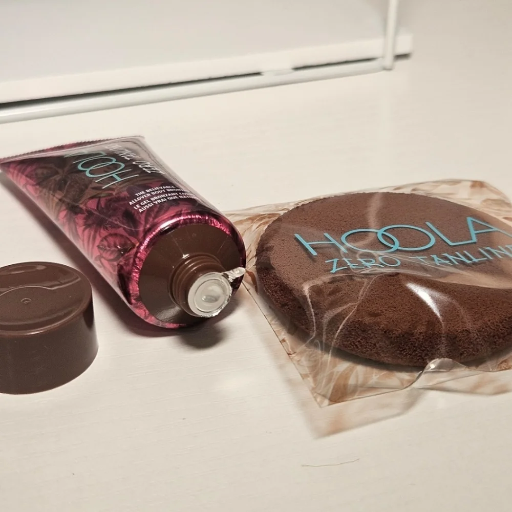 Benefit Hoola Zero Tanlines Bronzer & Sponge