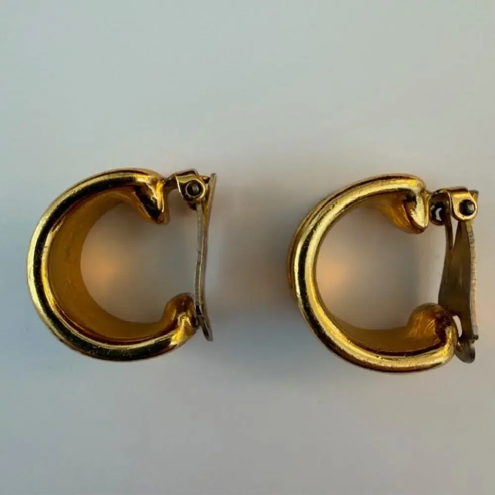 Orena Vintage Clip-On Gold Tone Cream Enamel Polished‎ Half-Hoop Earrings 1970s