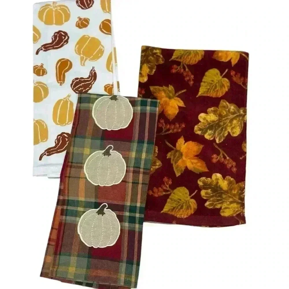 Fall Leaves, Pumpkin and Plaid 3 piece towel set - New without tags