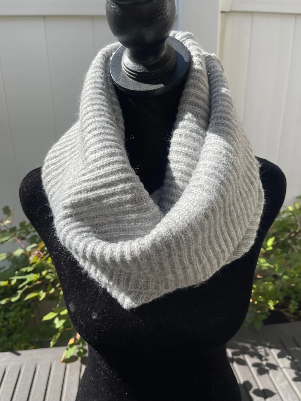 H&M Light Gray Ribbed Knit Scarf