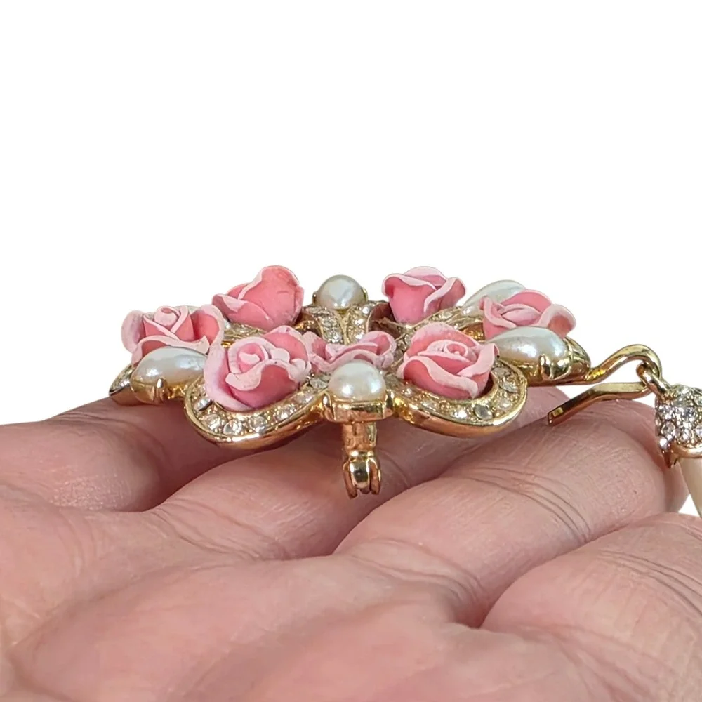 Avon Pink Rose Brooch Faux Pearl Dangle  Gold Tone Rhinestone Pin Cottagecore