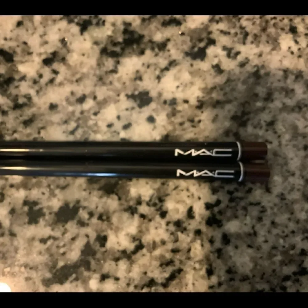 NEW MAC brown eyeliner pencil