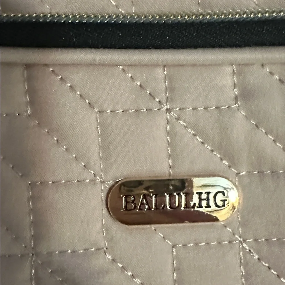 NWOT Quilted Light Pink Travel Hanging Organizer