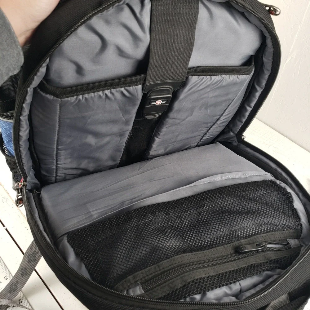 SwissGear by wenger