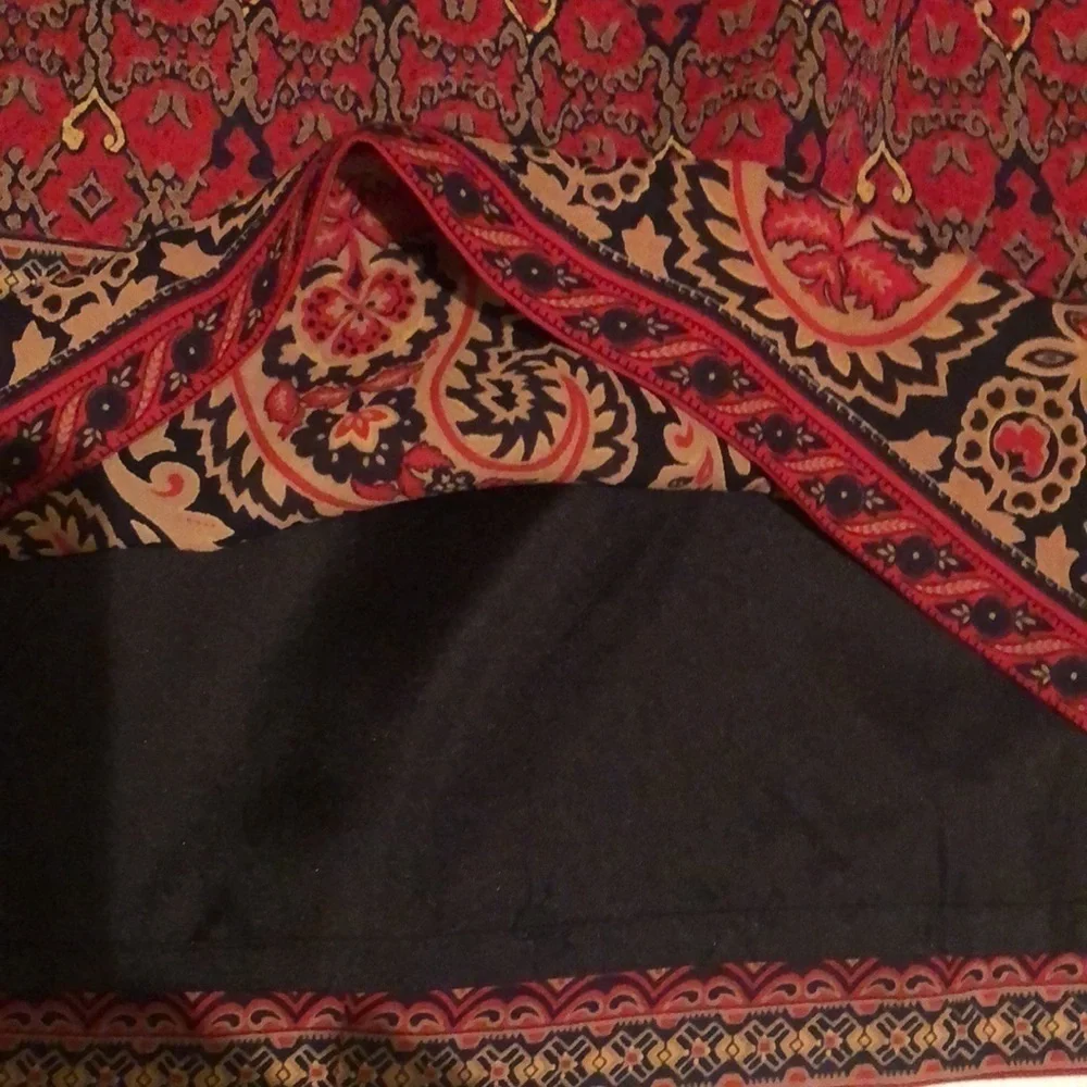 Nygard skirt , red & navy paisley , sz 14