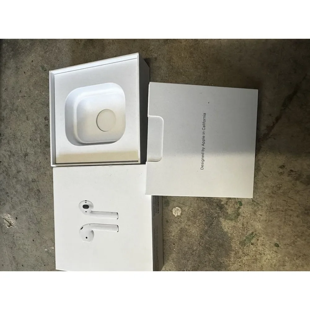 Apple AirPod Box *No AirPods Included*‎