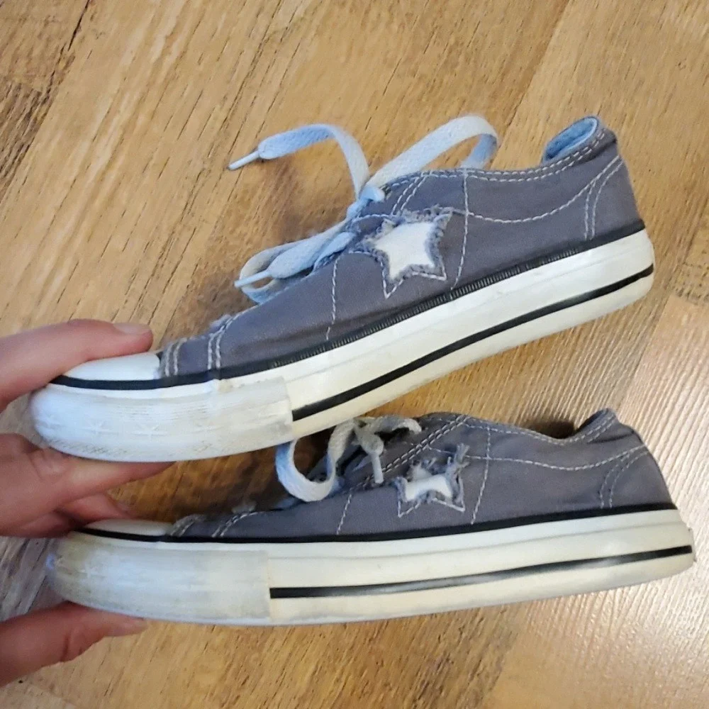 Converse grey white