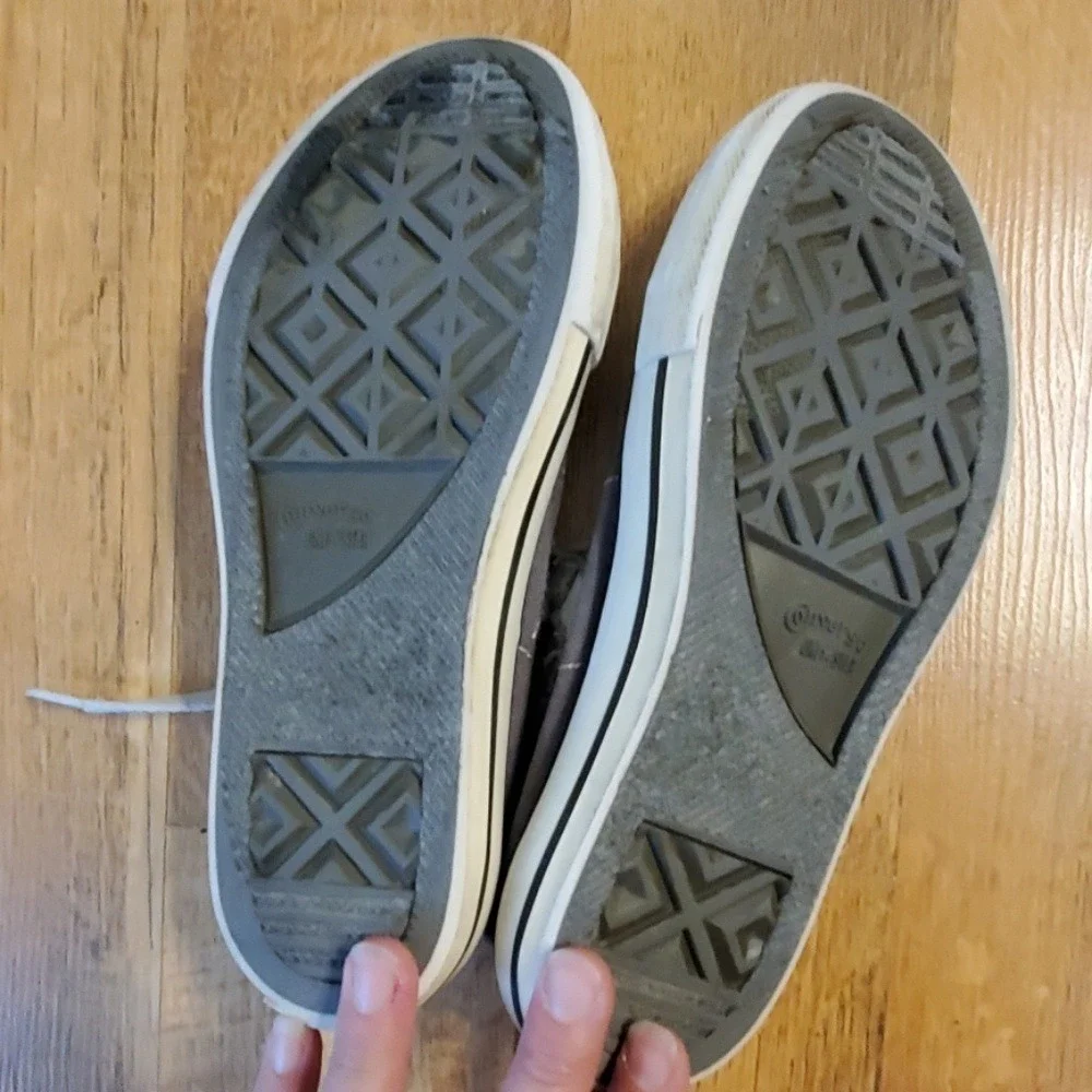 Converse grey white
