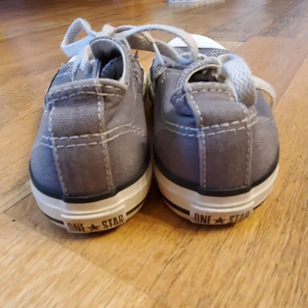 Converse grey white