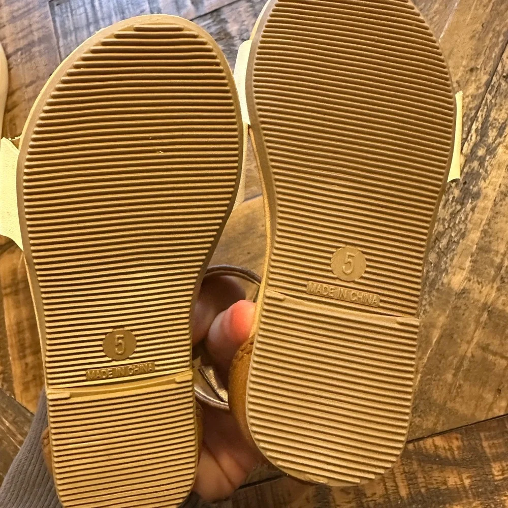 Old Navy Brown and White Kids Sandals