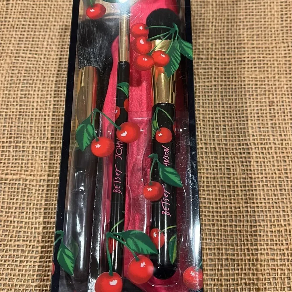 Betsey Johnson vibrant brush