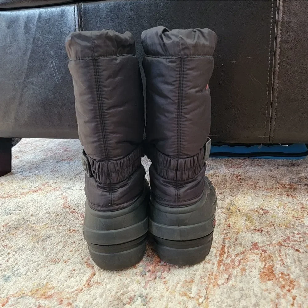 Sorel flurry snow