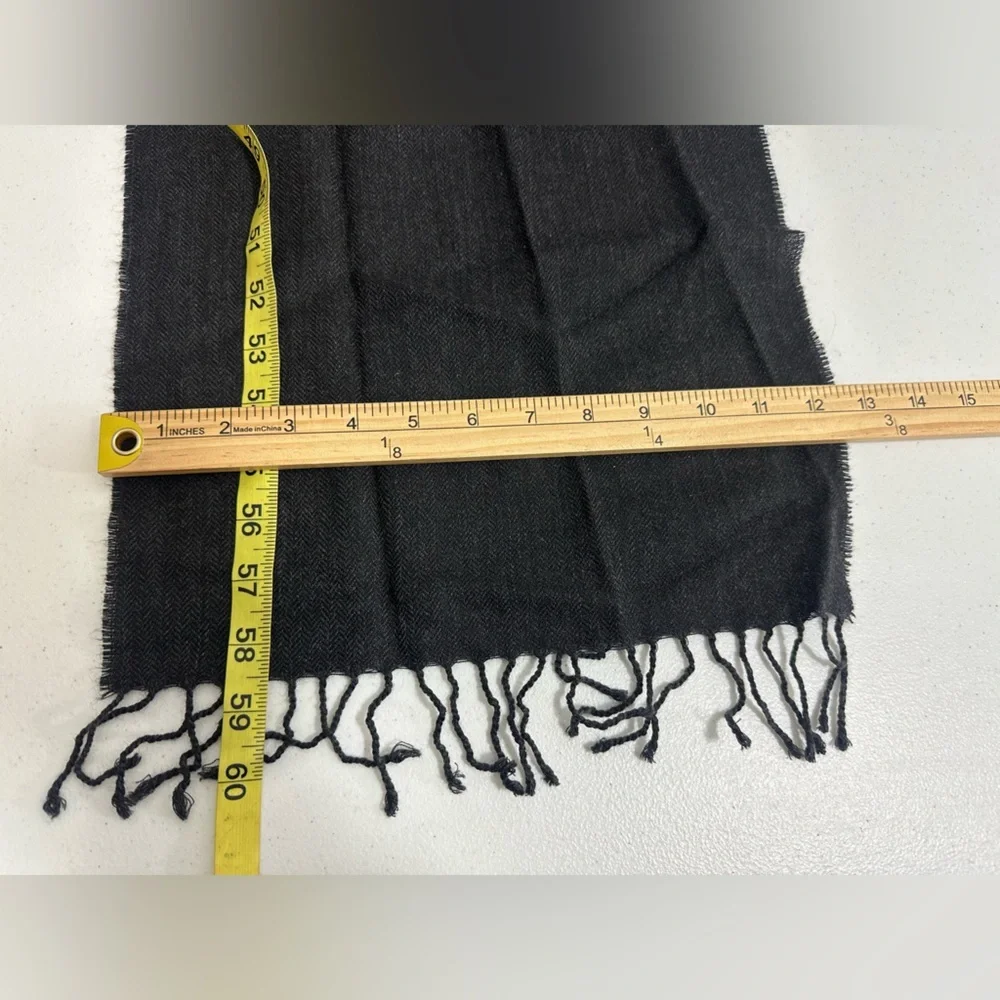 Saks Fifth Avenue Lightweight Knit 100% Wool Scarf Shawl Wrap Gray Made In Italy