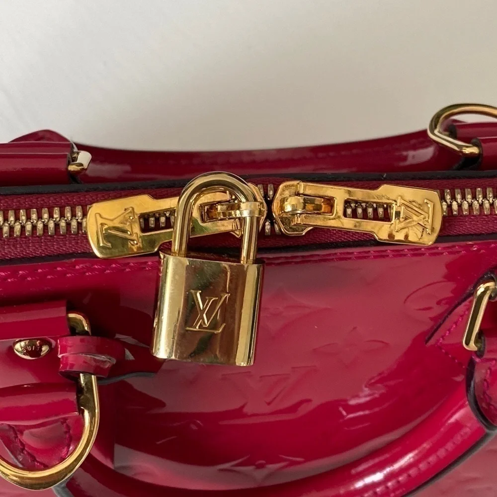 Louis Vuitton Pink Rose Indian Leather Monogram Vernis Alma Bag New Condition